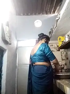 Snapshot of Hami705 chatting on November 16, 3:34 am Hami705 online show from November 16, 3:34 am