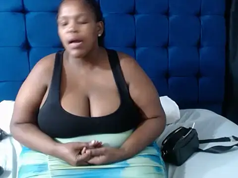 Snapshot of StunningChunky chatting on November 8, 5:01 pm StunningChunky online show from November 8, 5:01 pm