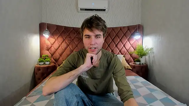 Snapshot of JonnahHell chatting on November 9, 1:42 pm JonnahHell online show from November 9, 1:42 pm