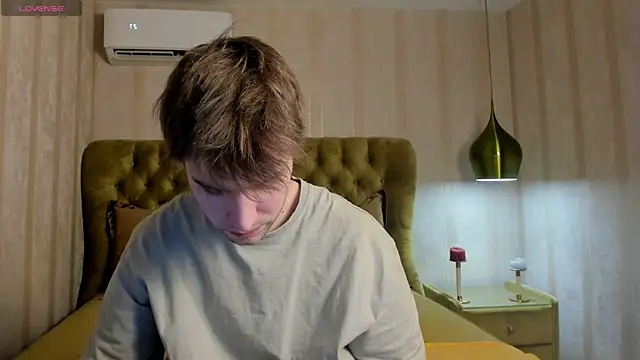 Snapshot of JonnahHell chatting on November 19, 12:27 pm JonnahHell online show from November 19, 12:27 pm