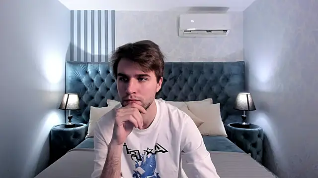 Snapshot of JonnahHell chatting on November 26, 12:28 pm JonnahHell online show from November 26, 12:28 pm