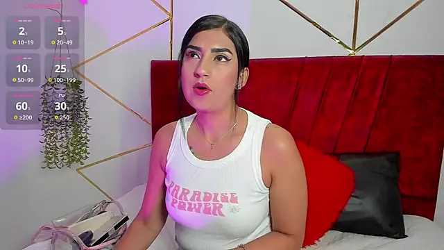 Paris Evans  online show from November 14, 1:10 pm