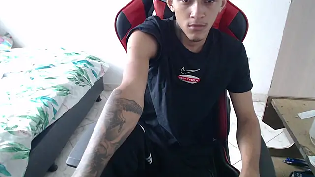 thebesthot online show from November 27, 8:33 pm