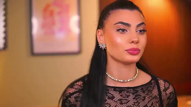 RavennaDArcy online show from November 18, 8:13 pm