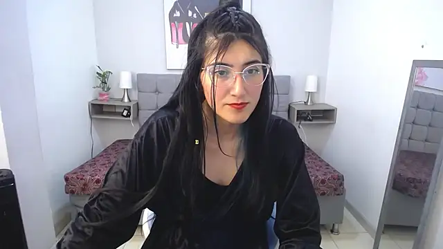 Violet raine  online show from November 11, 1:44 pm