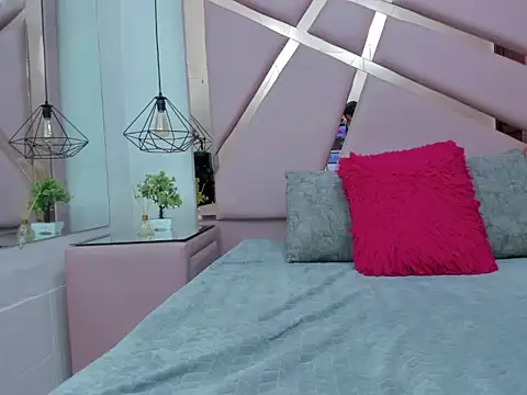 IvonJanice online show from November 20, 1:22 pm