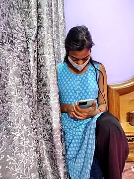 Snapshot of Student12th chatting on November 12, 1:06 am Student12th online show from November 12, 1:06 am