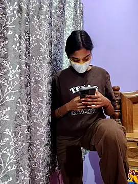 Snapshot of Student12th chatting on November 24, 5:01 pm Student12th online show from November 24, 5:01 pm