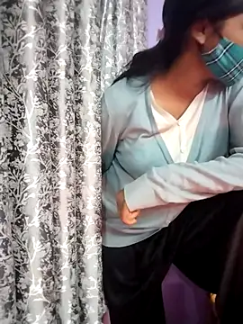 Snapshot of Student12th chatting on December 3, 4:49 pm Student12th online show from December 3, 4:49 pm