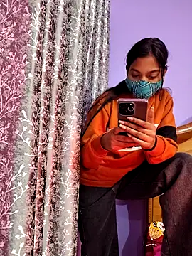 Snapshot of Student12th chatting on December 4, 4:16 pm Student12th online show from December 4, 4:16 pm