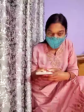 Snapshot of Student12th chatting on December 5, 4:36 pm Student12th online show from December 5, 4:36 pm