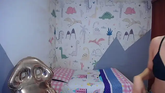 Snapshot of sophiia_t chatting on December 16, 1:16 pm sophiia t online show from December 16, 1:16 pm