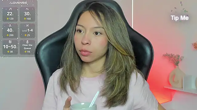 LuluuBerry online show from November 19, 10:59 am