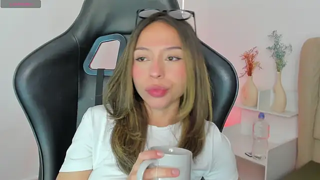 LuluuBerry online show from November 29, 11:35 am