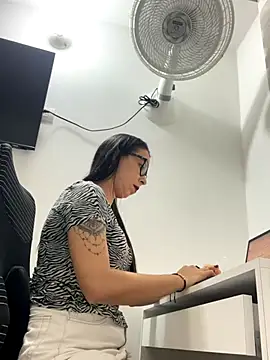 Vicky ro online show from November 18, 2:17 am