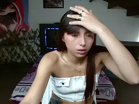 Snapshot of LuluKiss_ chatting on November 10, 6:18 pm LuluKiss online show from November 10, 6:18 pm