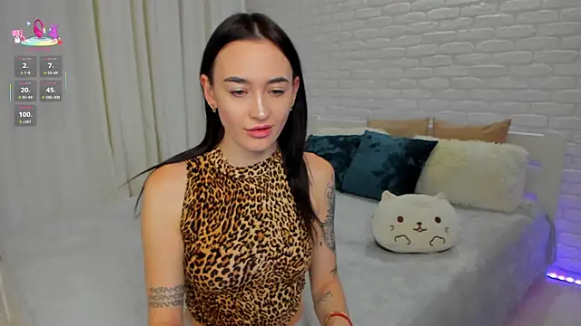 Megan Cuddly online show from November 14, 9:13 pm