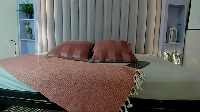 AnaVoss   online show from November 24, 7:35 pm