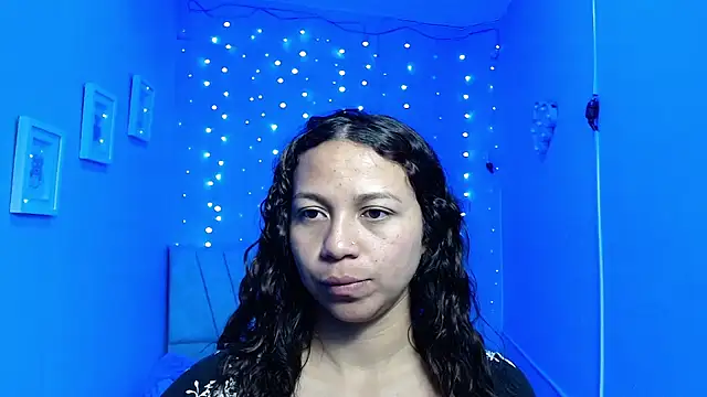 Snapshot of monika_256 chatting on November 10, 1:10 pm monika 256 online show from November 10, 1:10 pm