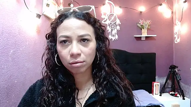 Snapshot of monika_256 chatting on December 1, 1:49 pm monika 256 online show from December 1, 1:49 pm