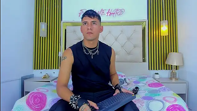 KEVIN MCKINLEY online show from November 15, 12:19 am