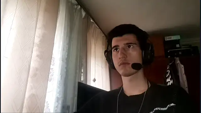 JamesLagerfeld online show from November 6, 10:16 am