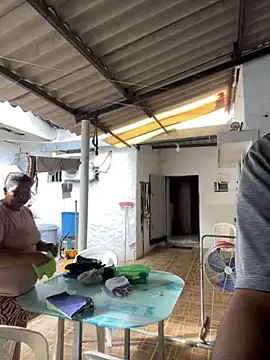 Snapshot of Maria-1976 chatting on November 21, 8:18 pm Maria-1976 online show from November 21, 8:18 pm