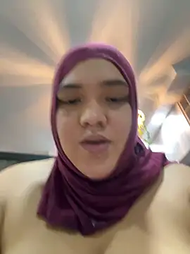 Snapshot of sweetmuslim01 chatting on January 27, 12:22 am sweetmuslim01 online show from January 27, 12:22 am