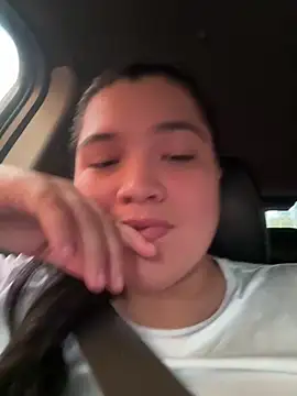 Snapshot of sweetmuslim01 chatting on February 7, 10:41 pm sweetmuslim01 online show from February 7, 10:41 pm