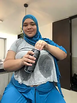 Snapshot of sweetmuslim01 chatting on February 9, 8:34 pm sweetmuslim01 online show from February 9, 8:34 pm