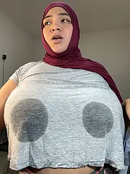 Snapshot of sweetmuslim01 chatting on February 21, 1:55 am sweetmuslim01 online show from February 21, 1:55 am