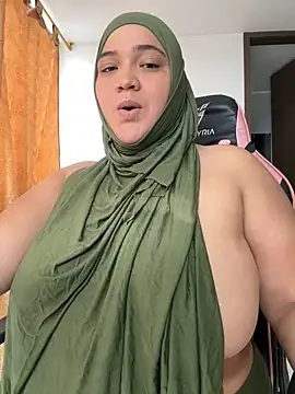 Snapshot of sweetmuslim01 chatting on September 9, 8:41 pm sweetmuslim01 online show from September 9, 8:41 pm