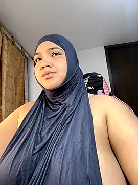 Snapshot of sweetmuslim01 chatting on September 10, 10:54 pm sweetmuslim01 online show from September 10, 10:54 pm