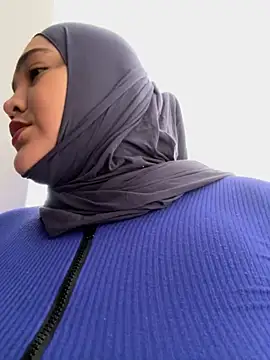 Snapshot of sweetmuslim01 chatting on September 18, 2:52 pm sweetmuslim01 online show from September 18, 2:52 pm