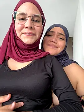 Snapshot of sweetmuslim01 chatting on September 19, 3:45 pm sweetmuslim01 online show from September 19, 3:45 pm