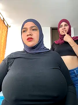 Snapshot of sweetmuslim01 chatting on September 26, 4:11 pm sweetmuslim01 online show from September 26, 4:11 pm