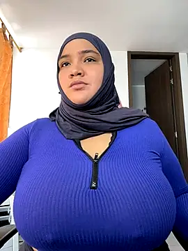 Snapshot of sweetmuslim01 chatting on October 4, 4:27 pm sweetmuslim01 online show from October 4, 4:27 pm