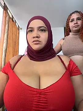 Snapshot of sweetmuslim01 chatting on October 26, 4:24 pm sweetmuslim01 online show from October 26, 4:24 pm