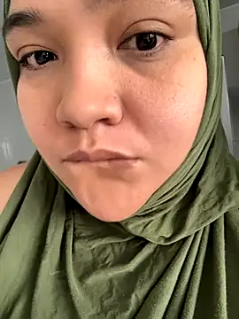 Snapshot of sweetmuslim01 chatting on November 1, 4:20 pm sweetmuslim01 online show from November 1, 4:20 pm