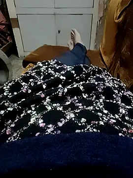 Snapshot of iiseemasingh chatting on November 17, 3:56 am iiseemasingh online show from November 17, 3:56 am