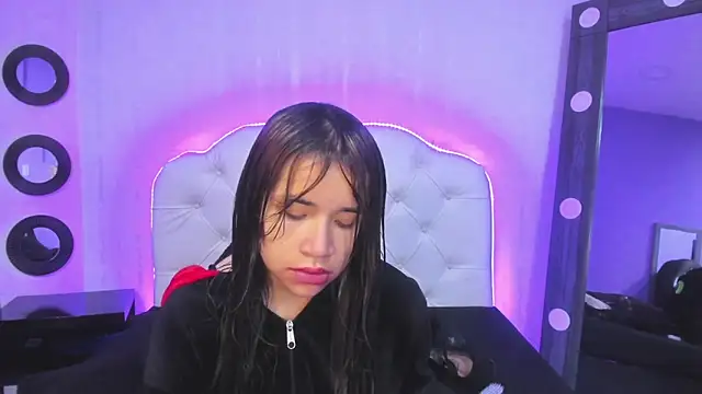 Hot Barbie Poku2 online show from November 13, 4:39 pm