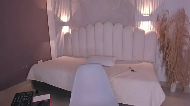 Nicky  21 online show from November 26, 6:53 pm