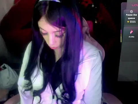 Snapshot of venus-foxy chatting on December 2, 3:18 pm venus-foxy online show from December 2, 3:18 pm