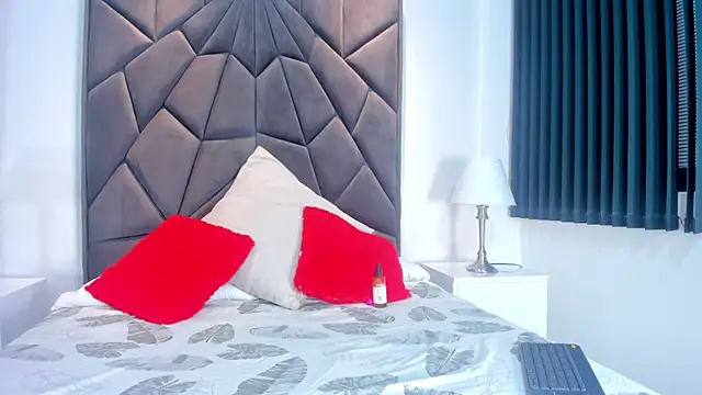 Bella Rousee  online show from November 11, 4:01 am