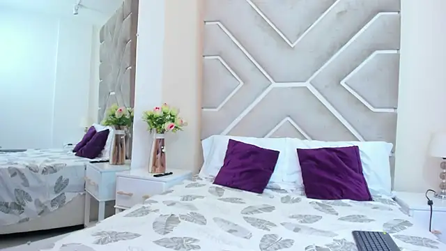 Bella Rousee  online show from December 1, 4:06 am