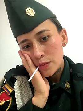 Miia Hoot online show from November 15, 2:35 pm