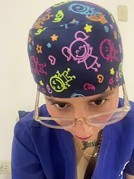 Miia Hoot online show from November 24, 5:23 pm