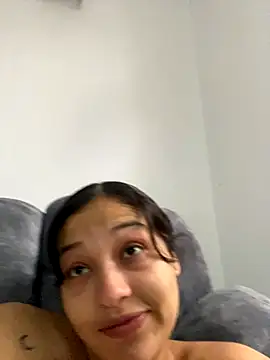 Miia Hoot online show from December 2, 1:39 pm