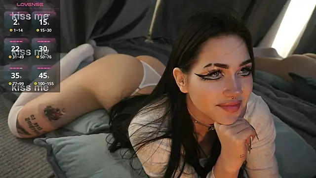 Snapshot of FetishForCassie chatting on November 26, 10:11 pm FetishForCassie online show from November 26, 10:11 pm