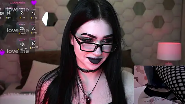 Snapshot of FetishForCassie chatting on December 17, 11:11 pm FetishForCassie online show from December 17, 11:11 pm